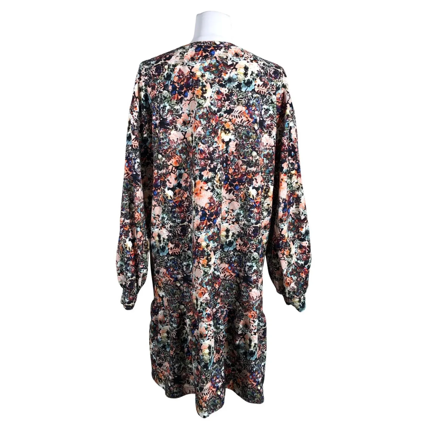 Naisten collegemekko, koko 40
