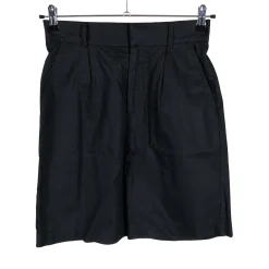 Naisten shortsit, koko 36