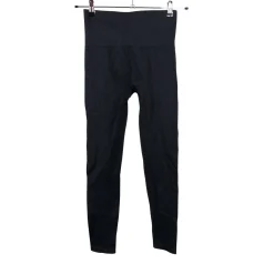 Naisten urheilutrikoot, koko 40